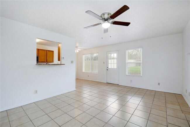 Building Photo - 6102 Parkwood Dr