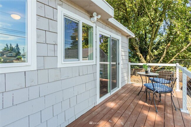 Building Photo - Great Location! 2bd, 1bath House in Tacoma!