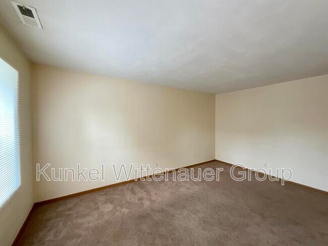 Building Photo - 1804 Jamestown Rd