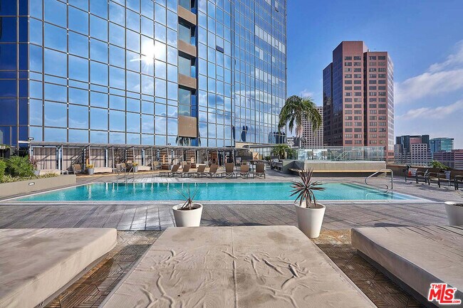 Building Photo - 1100 Wilshire Blvd