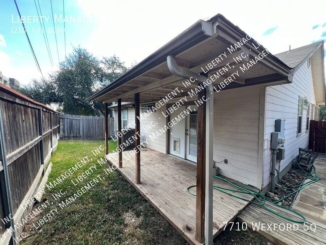 Building Photo - 3 Bedroom, 2 Bath Townhome near Medical Ce...