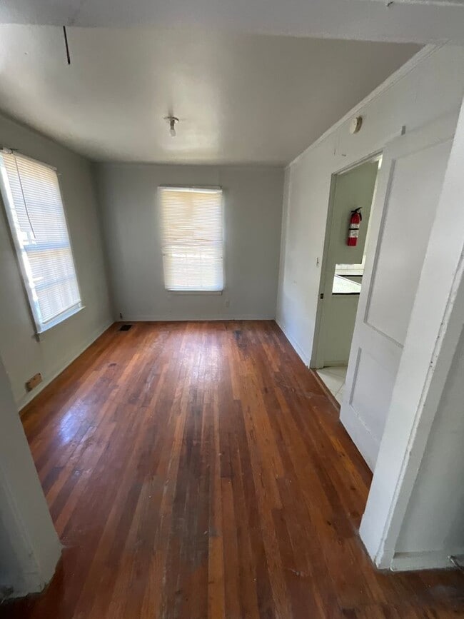 Building Photo - 6107 Fairfield-