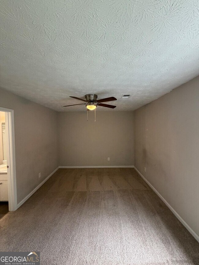 Building Photo - 8513 Pineland Dr