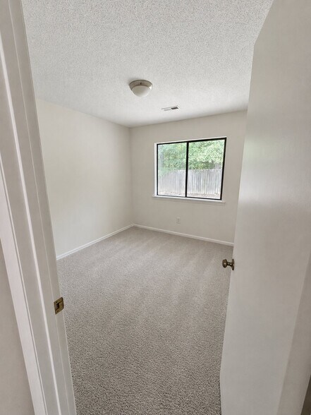 Building Photo - 3705 Nealshire Dr NW