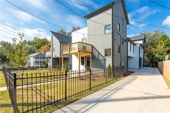 Primary Photo - 76 Mayson Ave NE