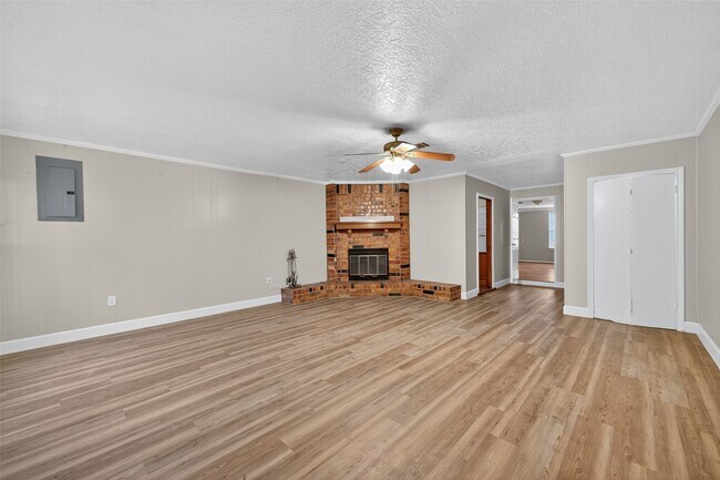 Building Photo - 3438 5th St