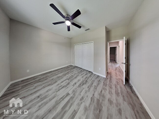 Building Photo - 7429 W Cameo Cir