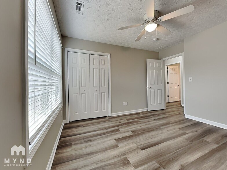 Building Photo - 158 Mcarthur Dr