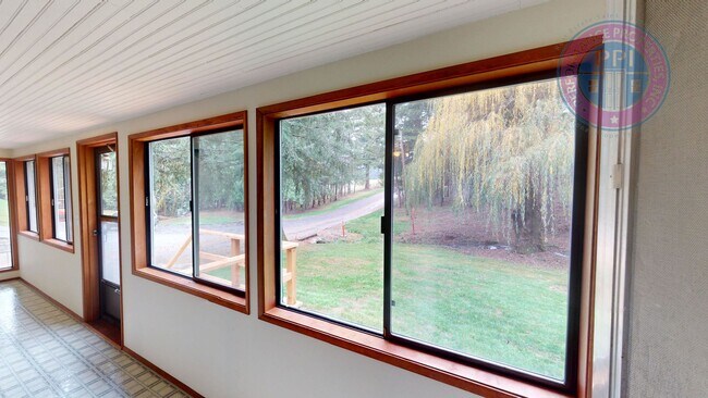 Building Photo - Enjoy Rural Living, Close To City & Freeways!!!  Beautiful Outdoor Living Space, Single Level Ran...