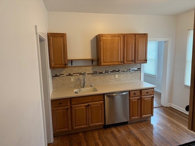 Kitchen - 770 Stratford Ave