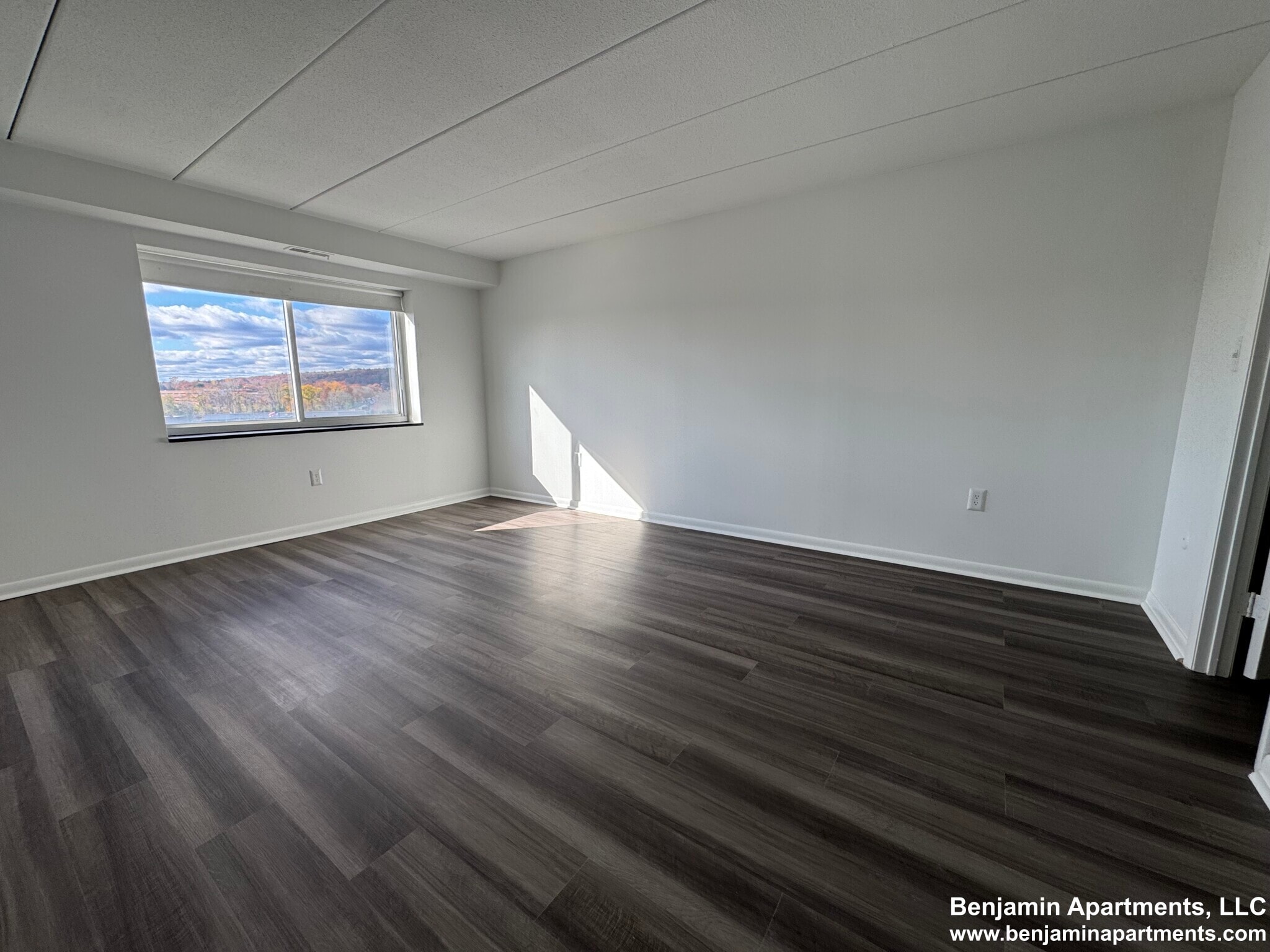 Building Photo - 51 Hill Rd