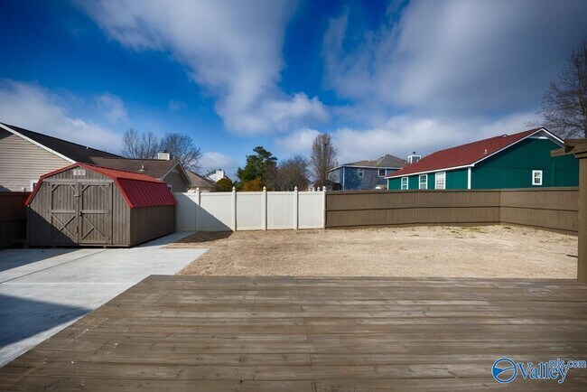 Building Photo - 103 N W Sugar Bluff Ln