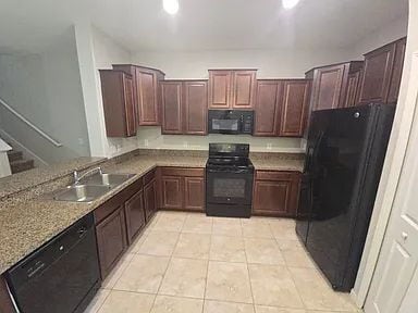 Building Photo - Spacious Townhome with Pond Views | 3BR + Loft + Screened Patio