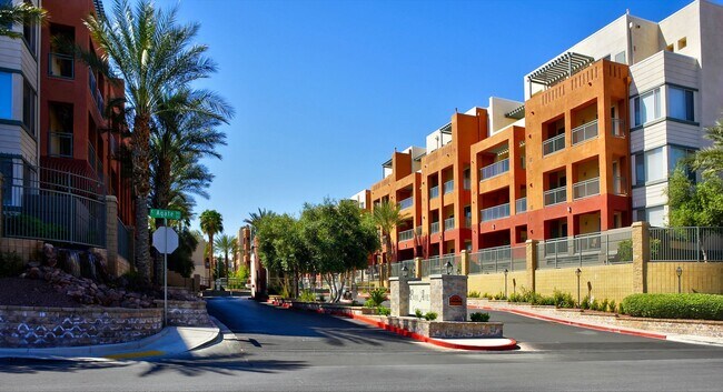 Building Photo - 47 E Agate Ave