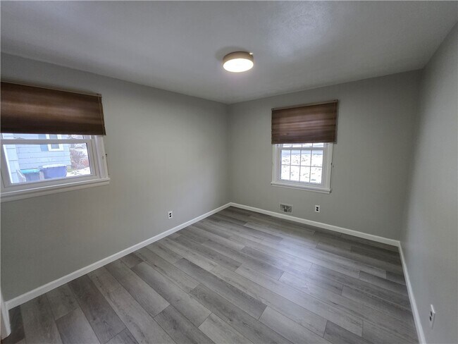 Building Photo - 2938 Lyell Rd