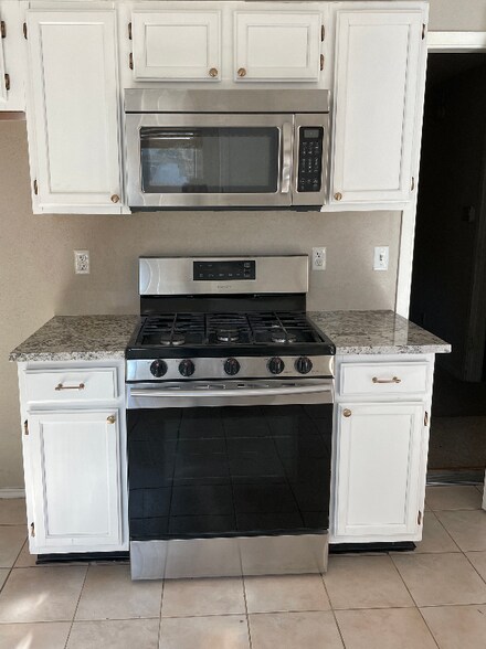 Building Photo - 507 Eaglecreek Dr