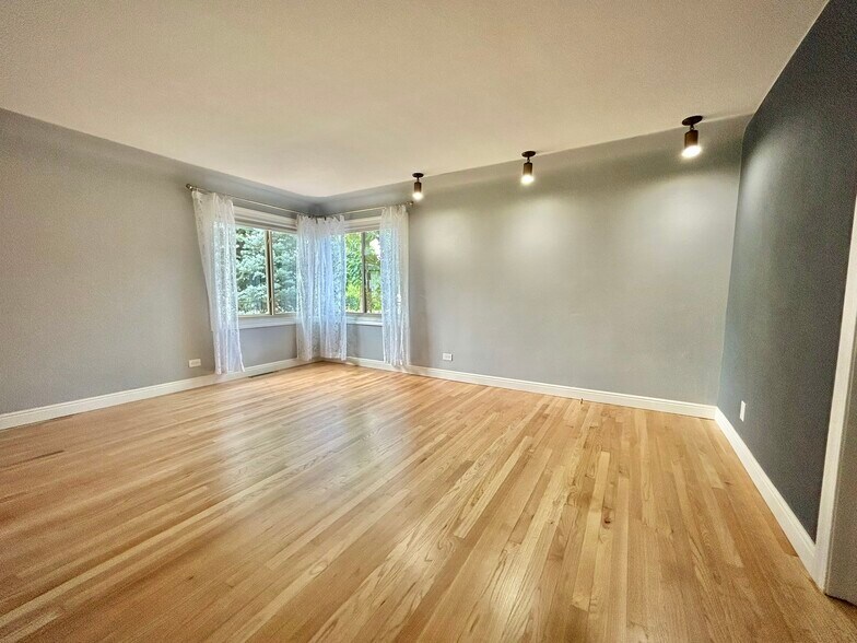Building Photo - 5584 S Datura St