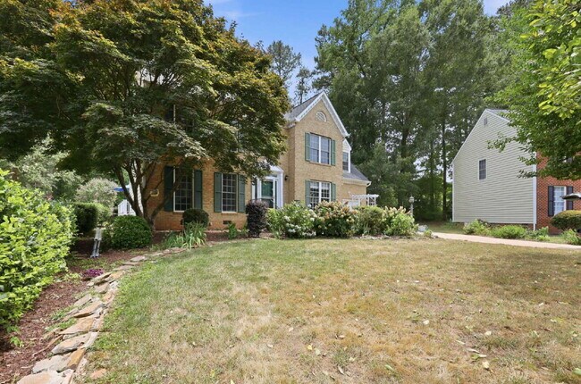 Building Photo - Three-Bedroom Home with Pool in Garner