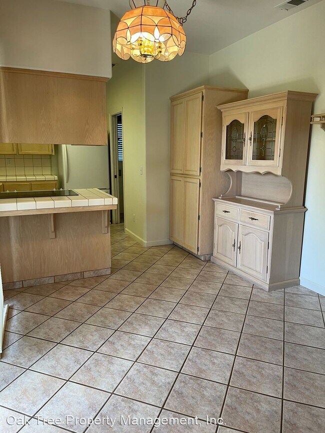 Building Photo - 3 br, 2 bath House - 2328 E. Fir Avenue