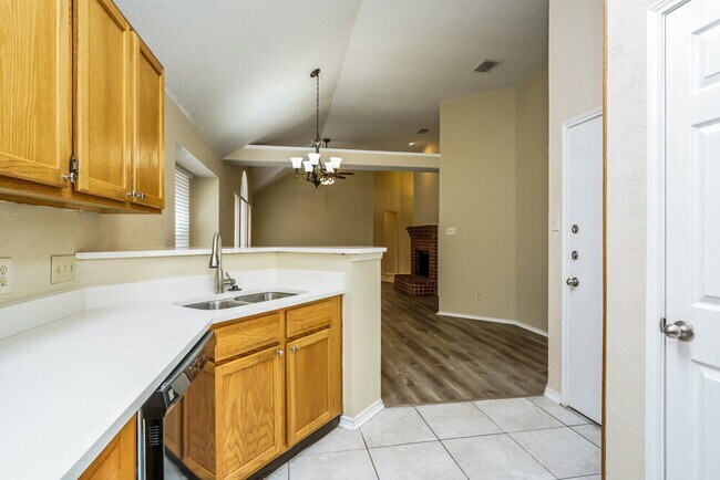 Building Photo - 4452 Sierra Dr