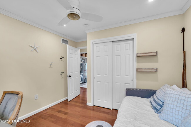 Building Photo - 1733 Melrose Ave