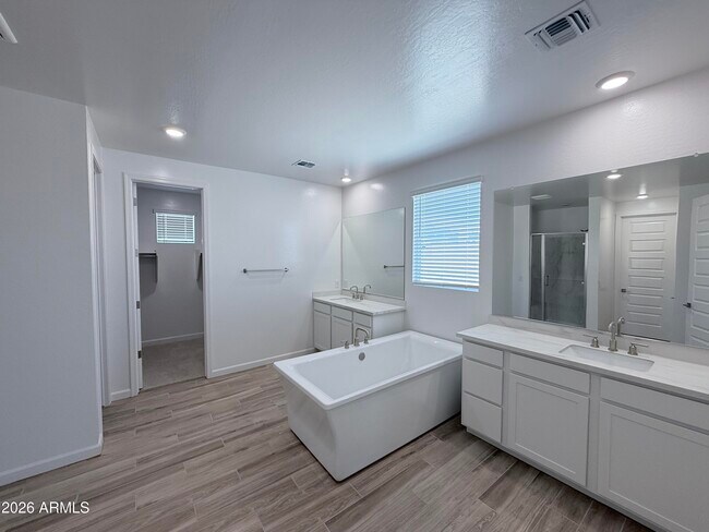 Building Photo - 7022 W Pinnacle Vista Dr