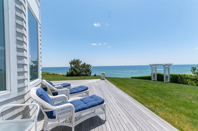 Building Photo - 390 Old Montauk Hwy