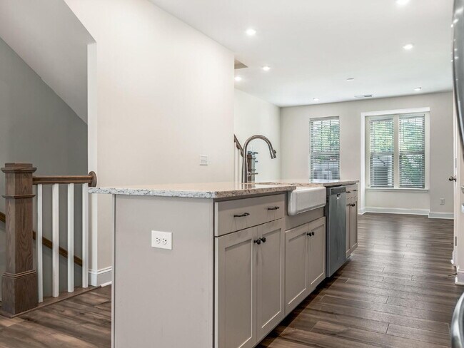 Building Photo - The Towns on Greenway! Two bedrooms. Two private baths, Half Bath. Greenway around the corner. Up...