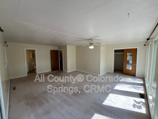 Building Photo - 15080 Deby Dr