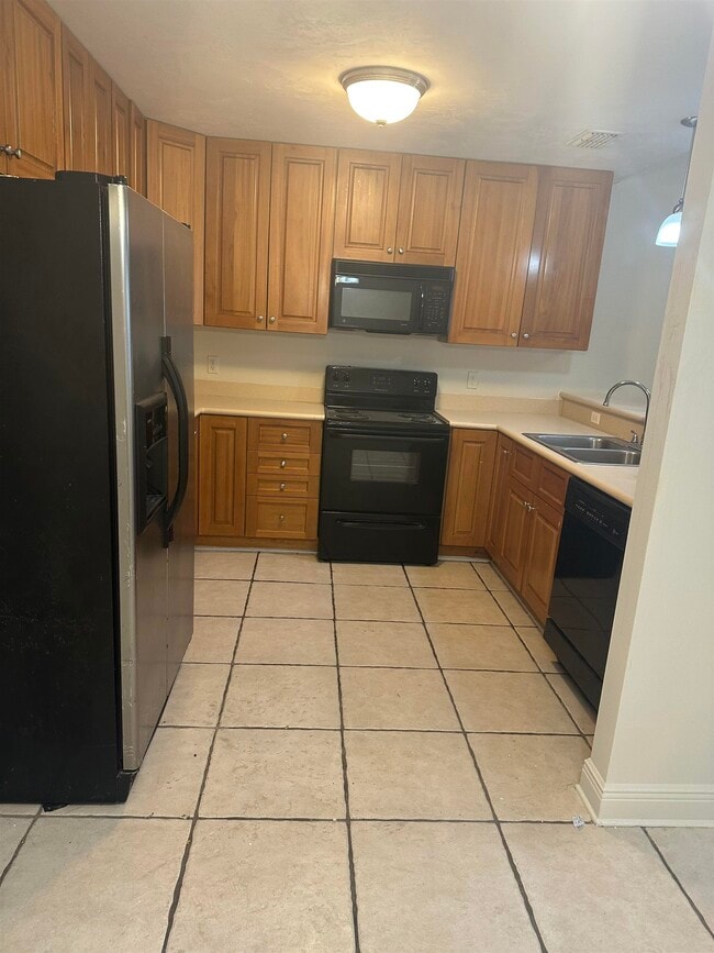 Building Photo - 3294 Sawtooth Dr