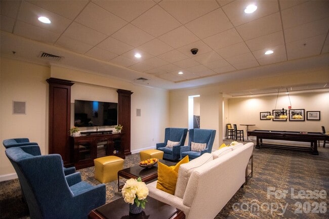 Building Photo - 300 W 5th St