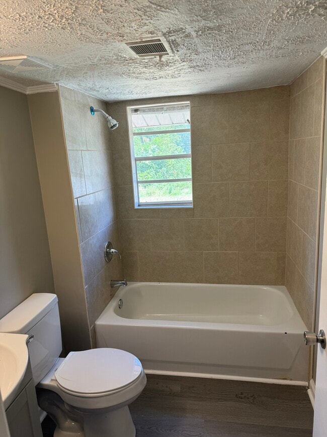 Building Photo - 1130-12 10th Ave