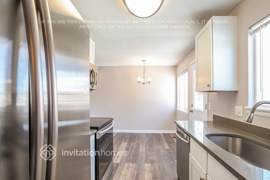 Building Photo - 4545 Davenport Way