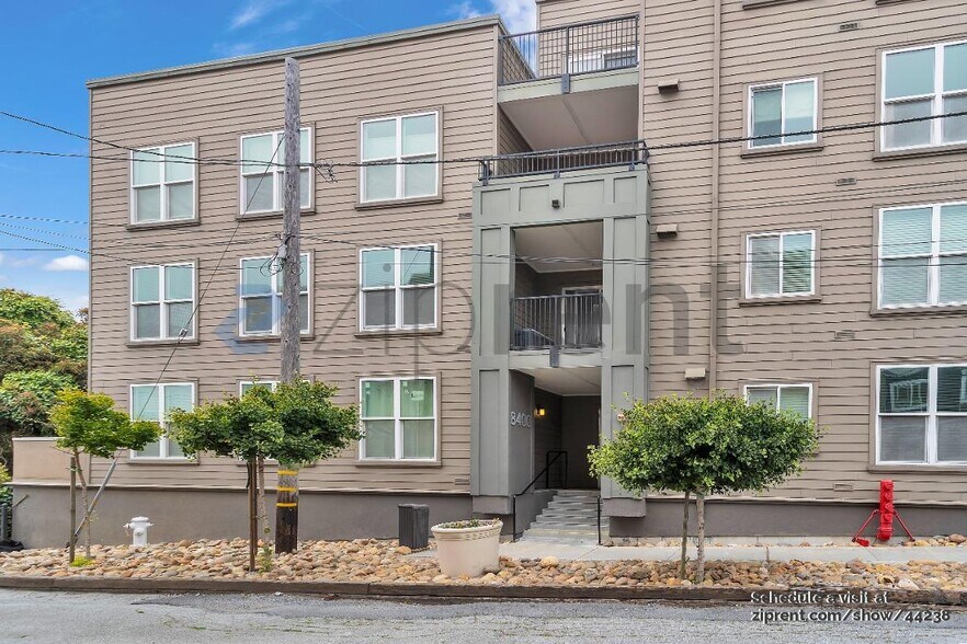Primary Photo - 8400 Oceanview Terrace