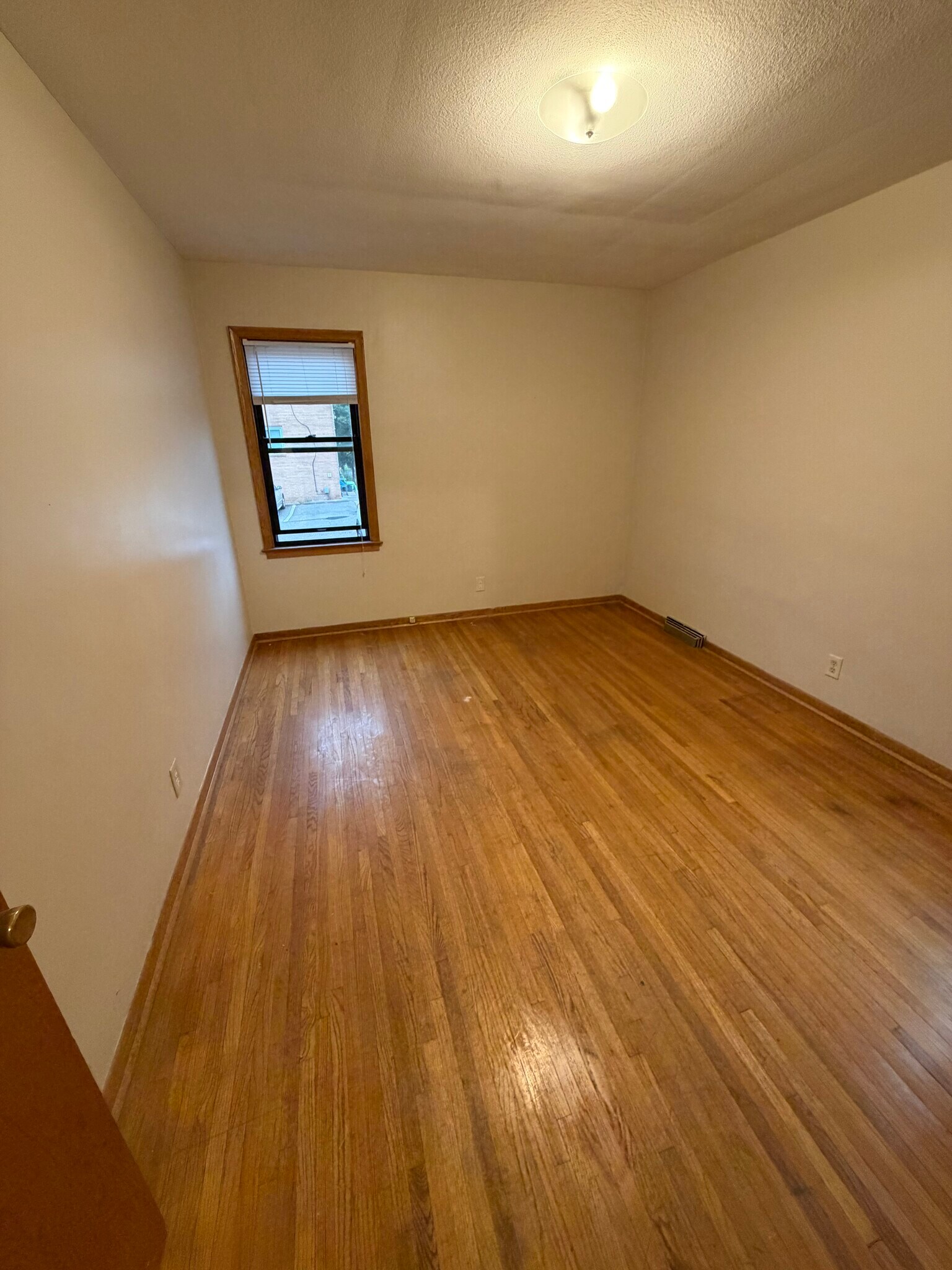 Building Photo - 3016 W 44th St