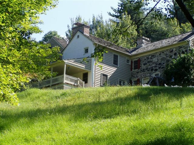 Building Photo - 391 E Rose Tree Rd