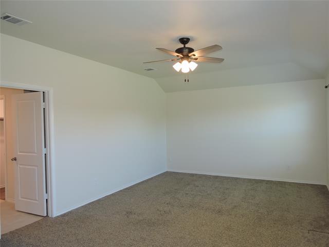 Building Photo - 305 Silo Cir