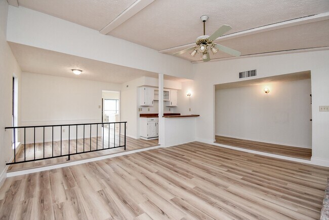 Building Photo - 702 Tara Plantation Dr