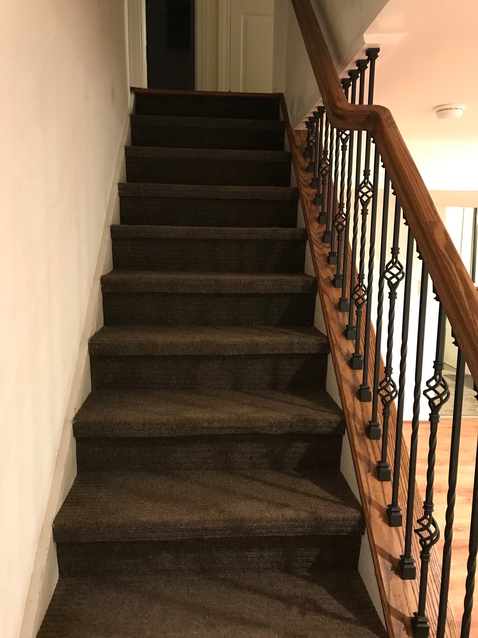 Building Photo - 563 Hickory Dr