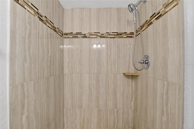 Building Photo - 2900 Cove Cay Dr