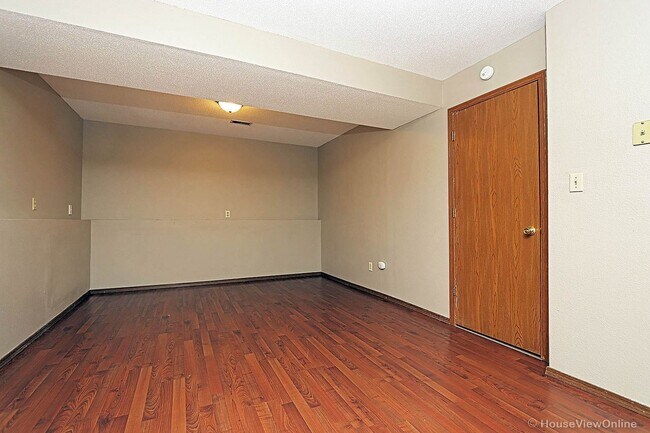 Building Photo - 4 Bedroom House in Cape