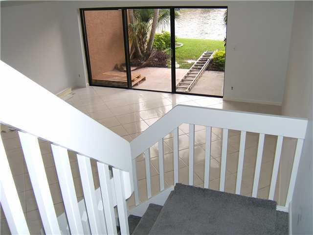 Building Photo - 3711 Carambola Cir N