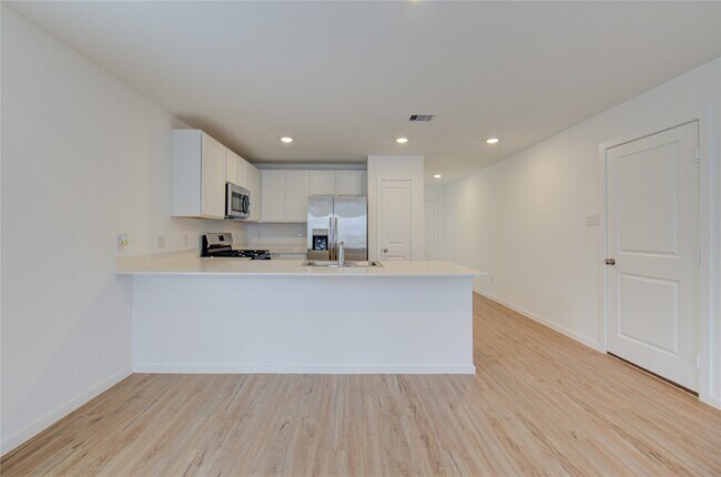 Building Photo - 9910 Oakheath Blf Dr