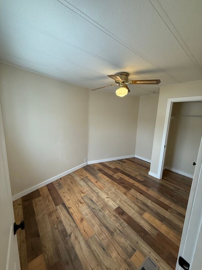 Building Photo - Updated 2 Bedroom, 1 Bath Home – Quiet Inside, Even Next to the Freeway