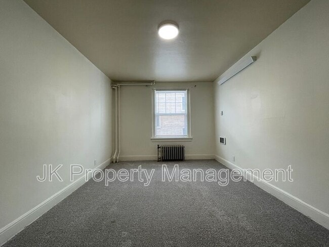 Building Photo - 310 5th St N