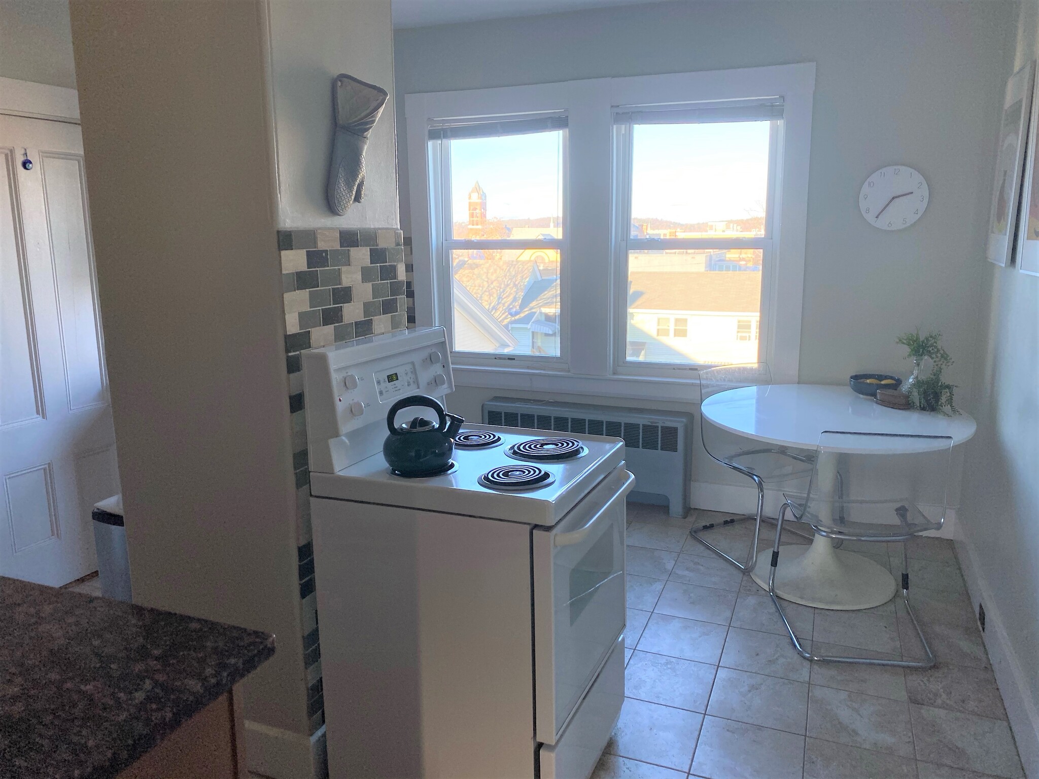 Kitchen with view over Waltham - 114 Brown St