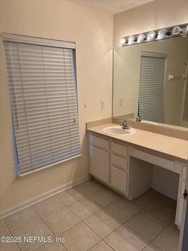 Building Photo - 3148 Hollow Tree Ct