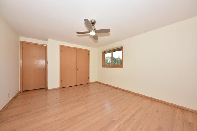 Building Photo - 8601 N Manor Ln