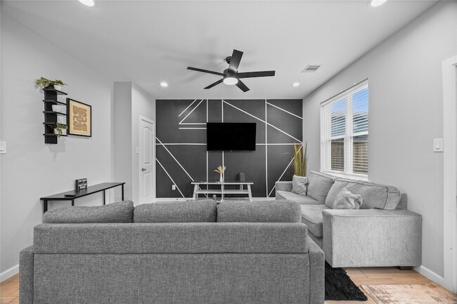 Building Photo - 7418 Mount St