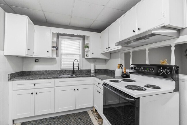 Building Photo - 127 Clearfield St